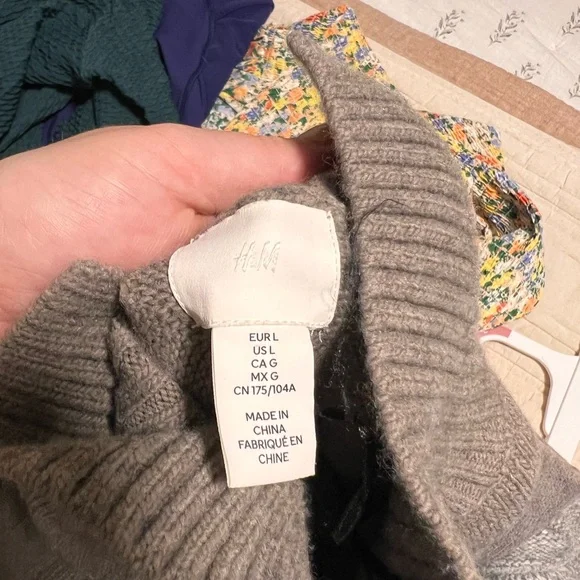 H&M Taupe Turtleneck Sweater - Picture 4 of 4